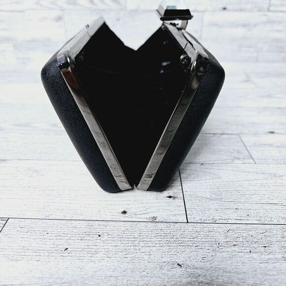 MMS Design Studio Hard Side Clam Shell Clutch Evening Special Occasion Bag - Picture 10 of 16